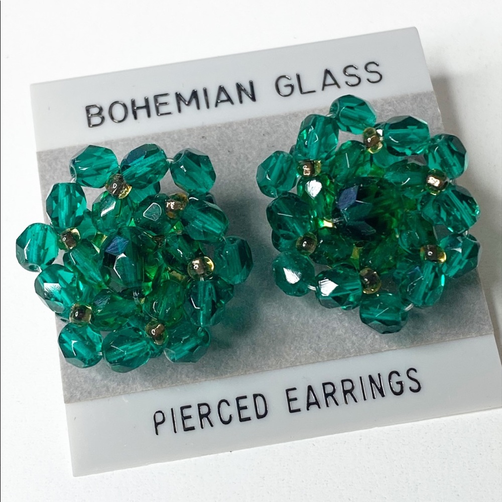 Vintage Green Bohemian Glass Pierced Earrings Floral - Picture 1 of 3